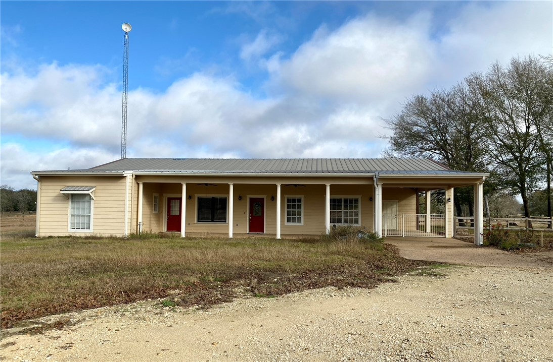 2595 Peach Creek Road Property Photo 1