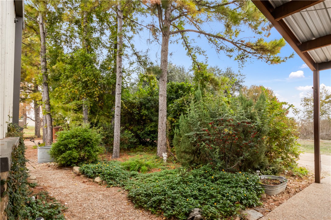 402 Magnolia Property Photo 2