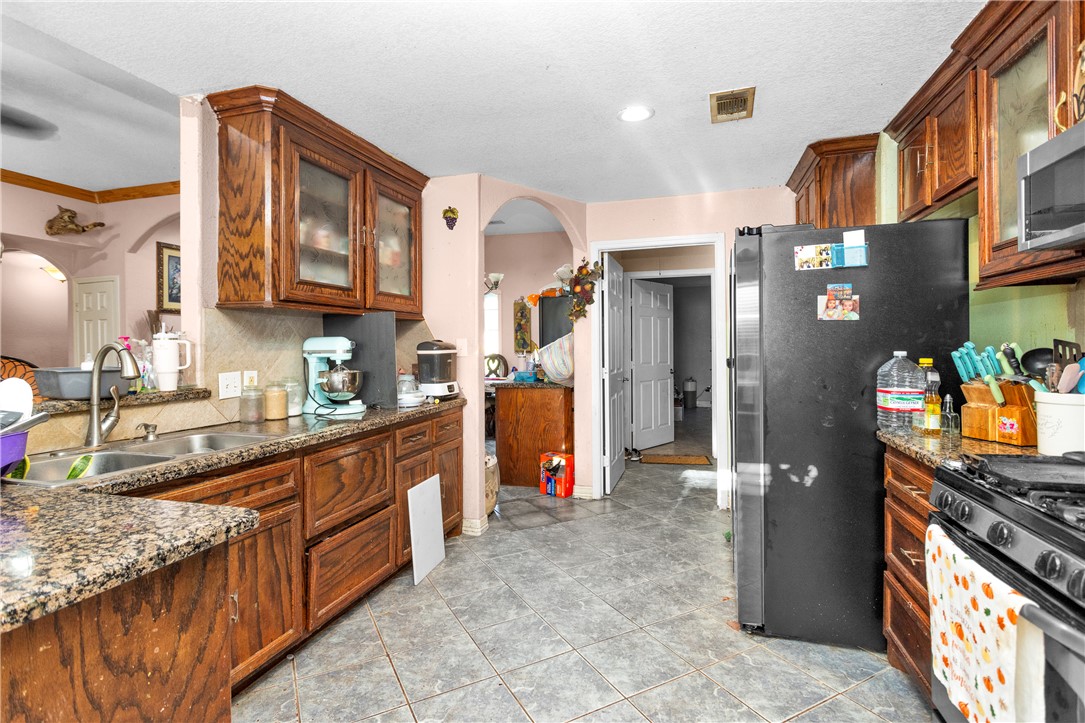 24248 State Highway 6 S Property Photo 11