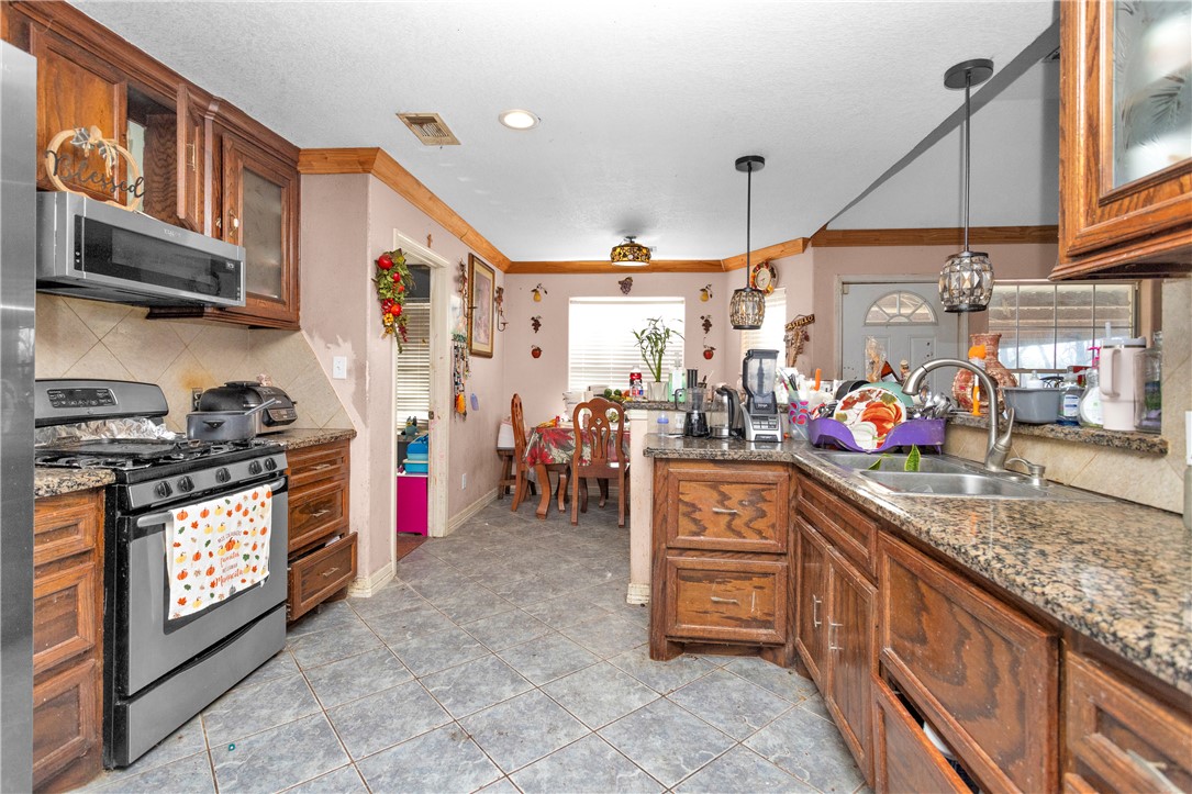 24248 State Highway 6 S Property Photo 12