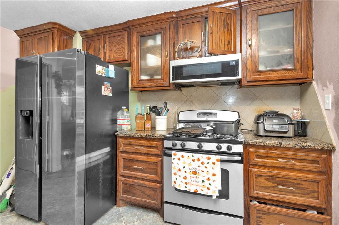 24248 State Highway 6 S Property Photo 13