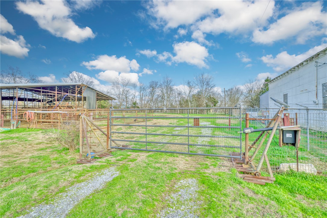 2233 Highway 90 Property Photo 41