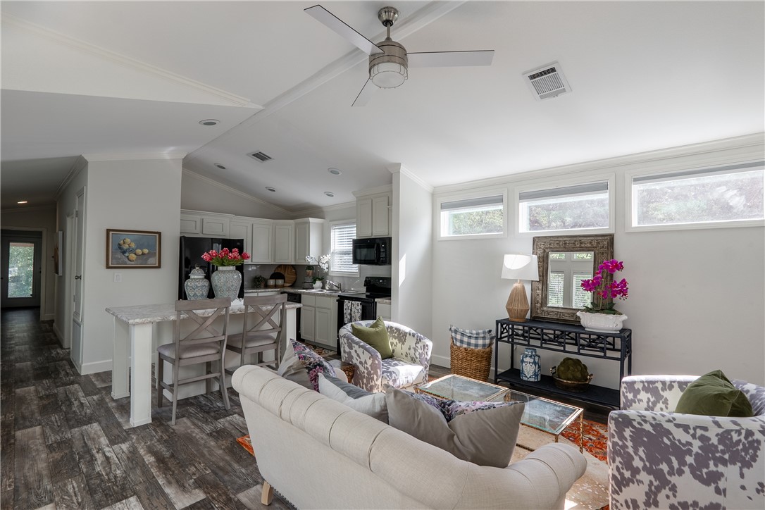 10008 Rodemel Ranch Road Property Photo 3