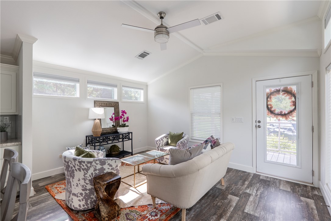 10008 Rodemel Ranch Road Property Photo 4
