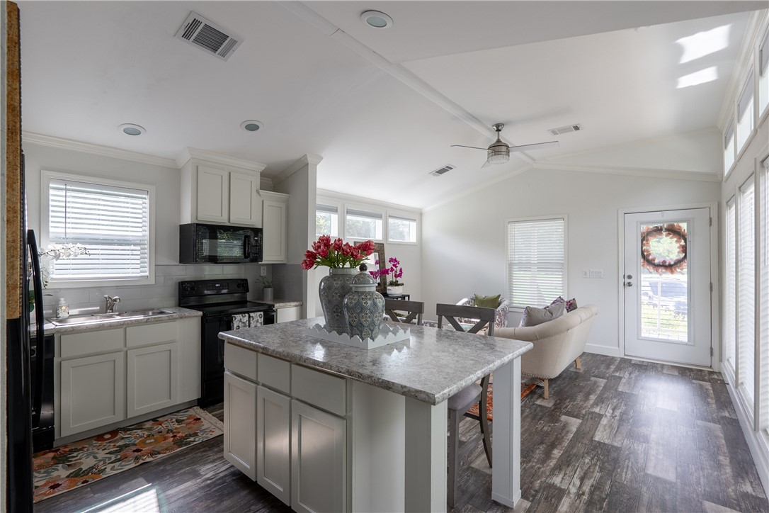 10008 Rodemel Ranch Road Property Photo 7