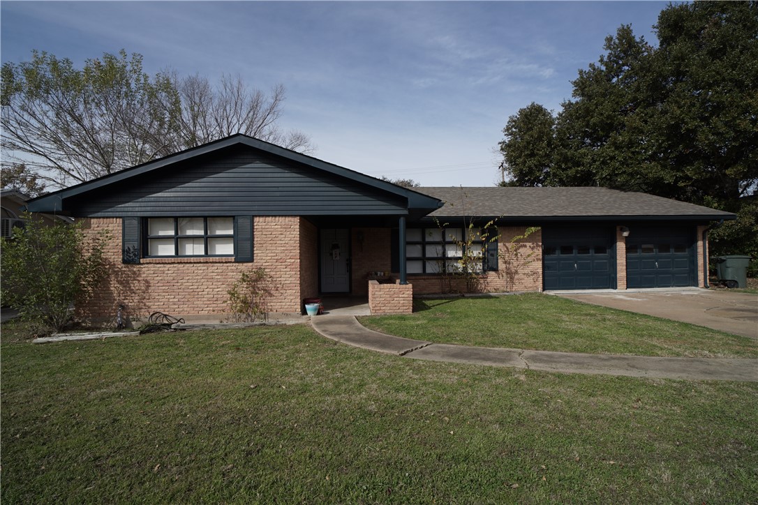 1306 Esther Boulevard Property Photo