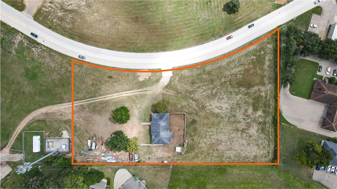 2224 S Chappell Hill St Property Photo 2