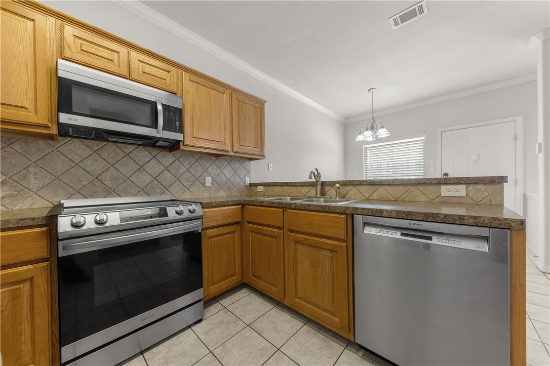 1001 Krenek Tap Road 802 Property Photo