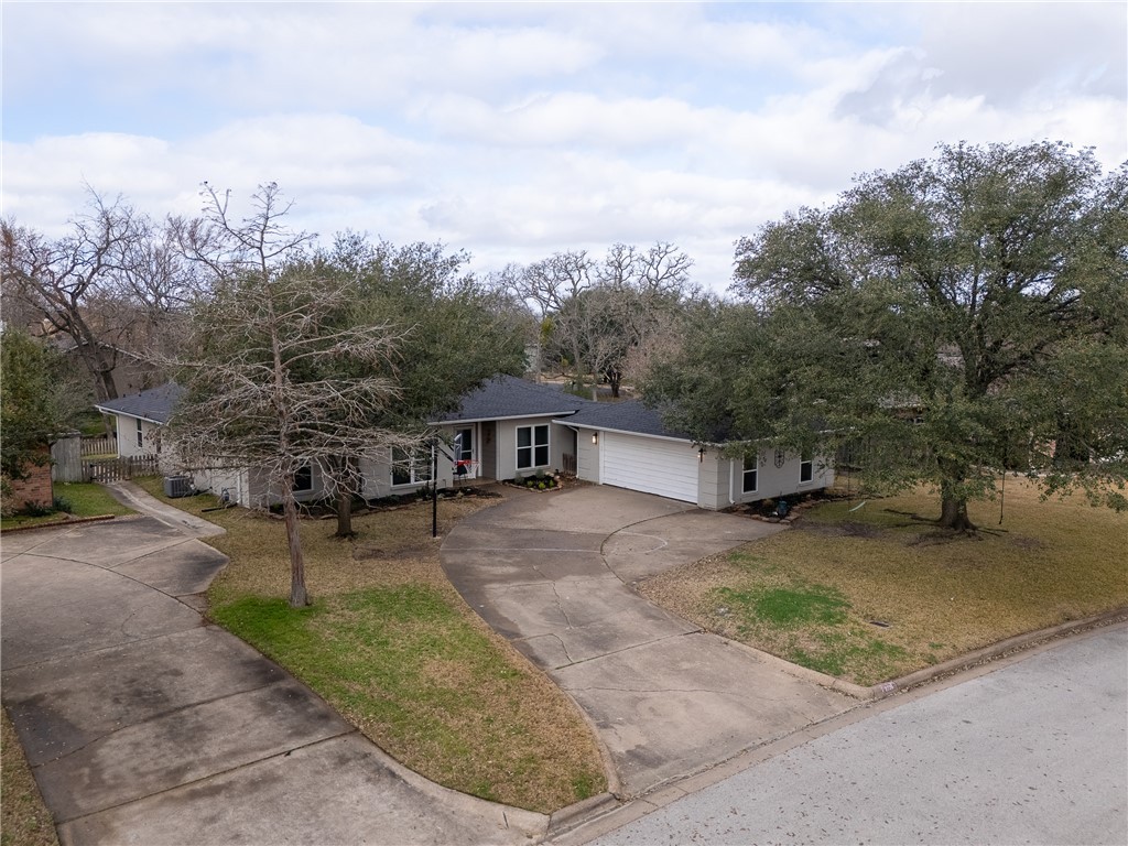 8736 Bent Tree Drive Property Photo