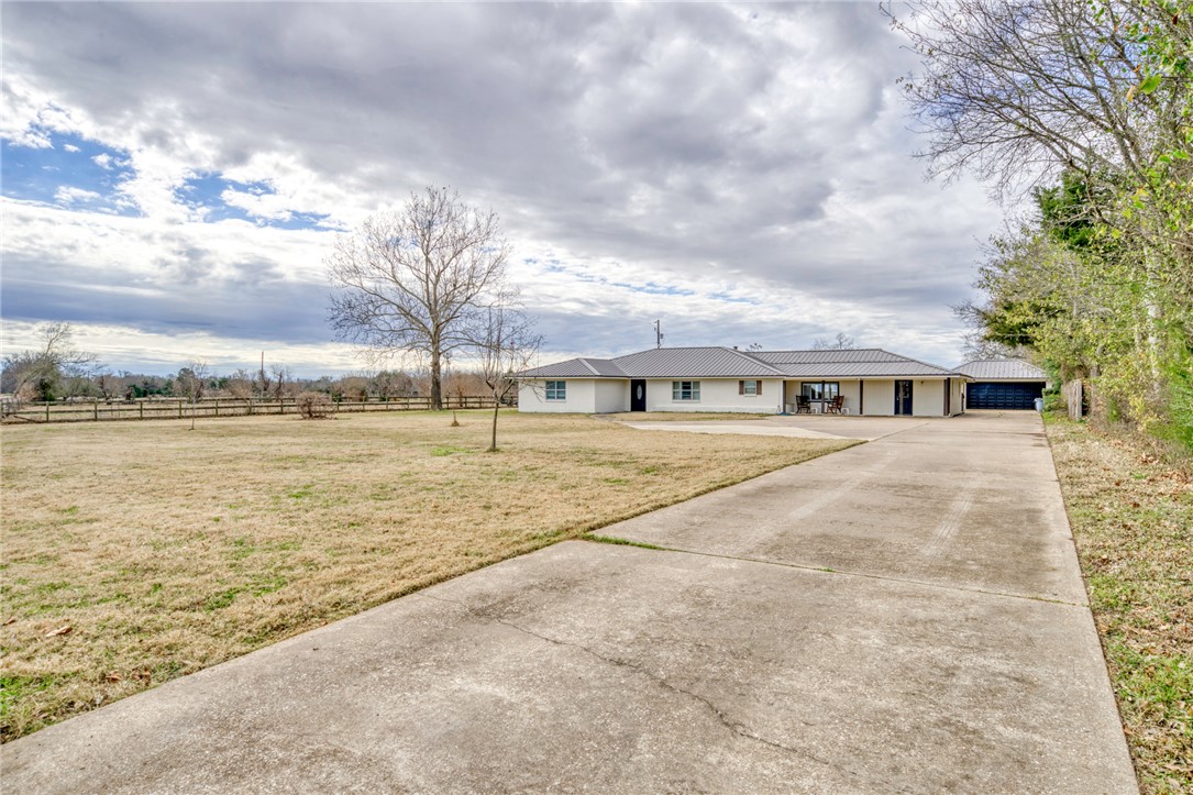 3111 Greenbriar Road Property Photo 3