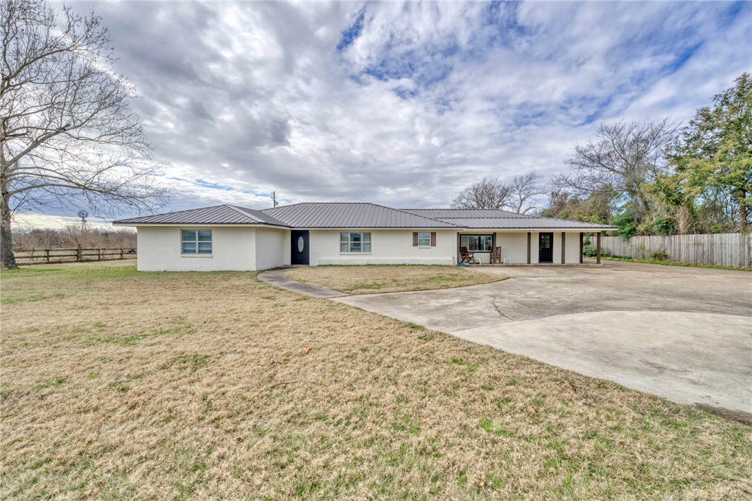 3111 Greenbriar Road Property Photo 4