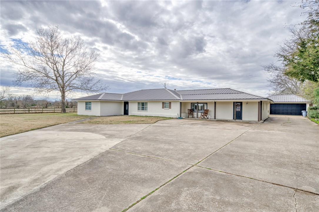3111 Greenbriar Road Property Photo 5