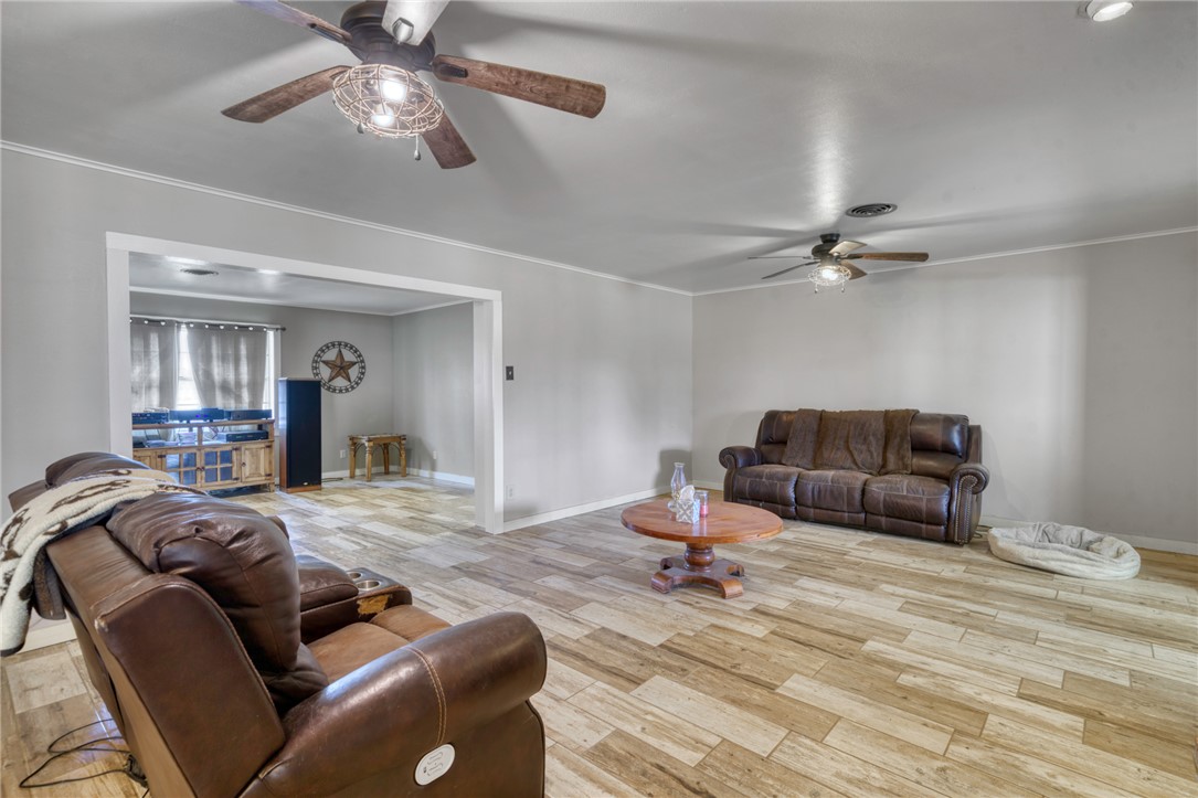 3111 Greenbriar Road Property Photo 11