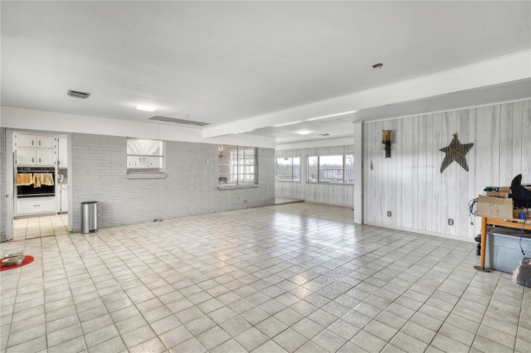 3111 Greenbriar Road Property Photo 15