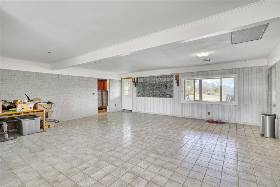 3111 Greenbriar Road Property Photo 16