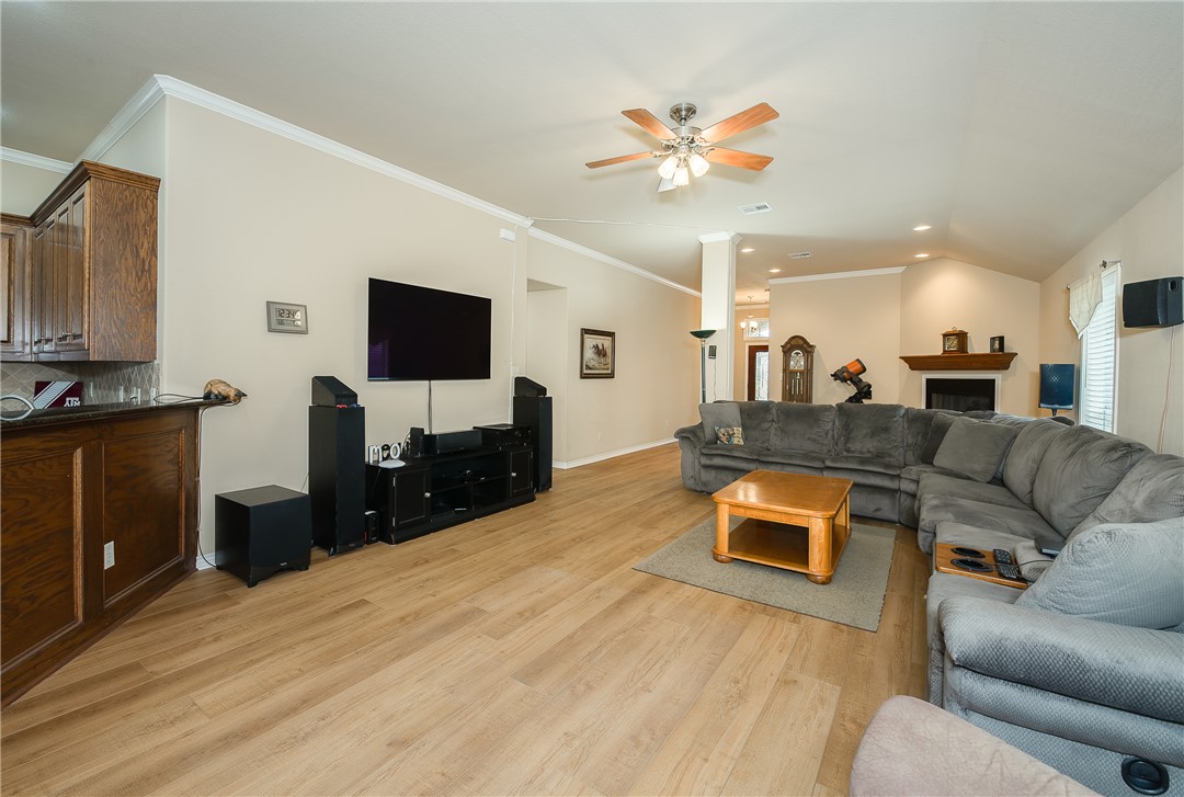 802 Dove Landing Avenue Property Photo 7