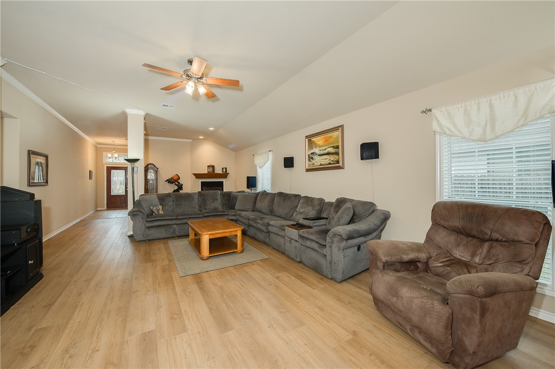 802 Dove Landing Avenue Property Photo 8