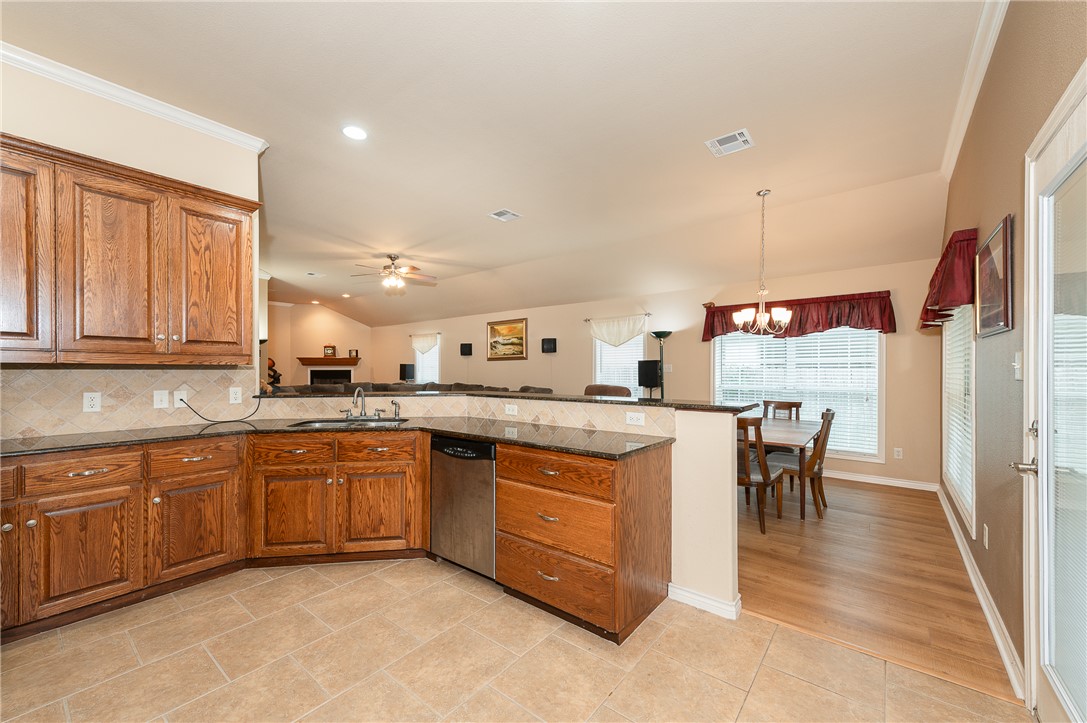 802 Dove Landing Avenue Property Photo 13