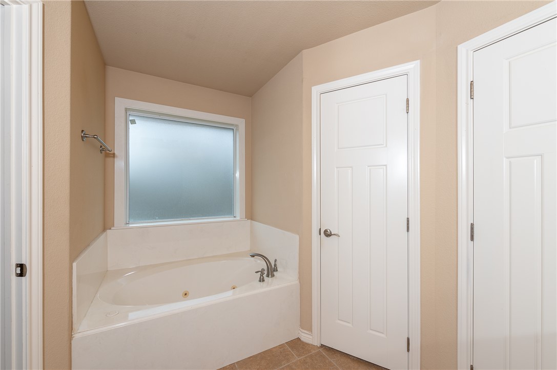 802 Dove Landing Avenue Property Photo 18