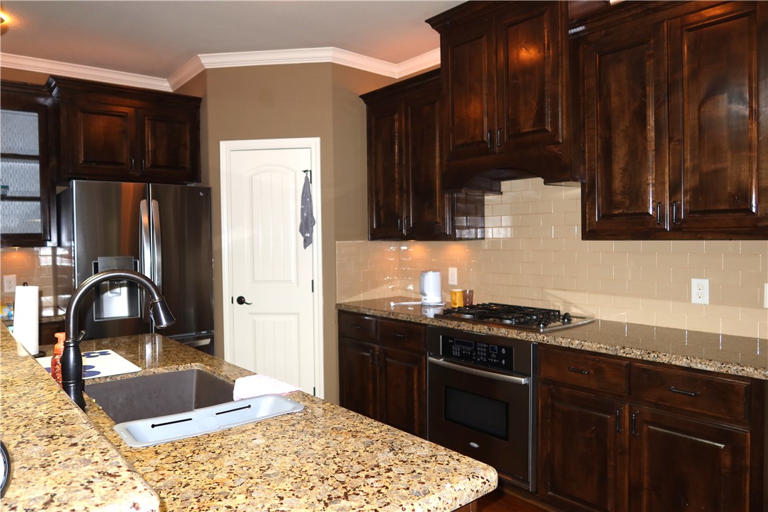 4240 Rock Bend Drive Property Photo 8