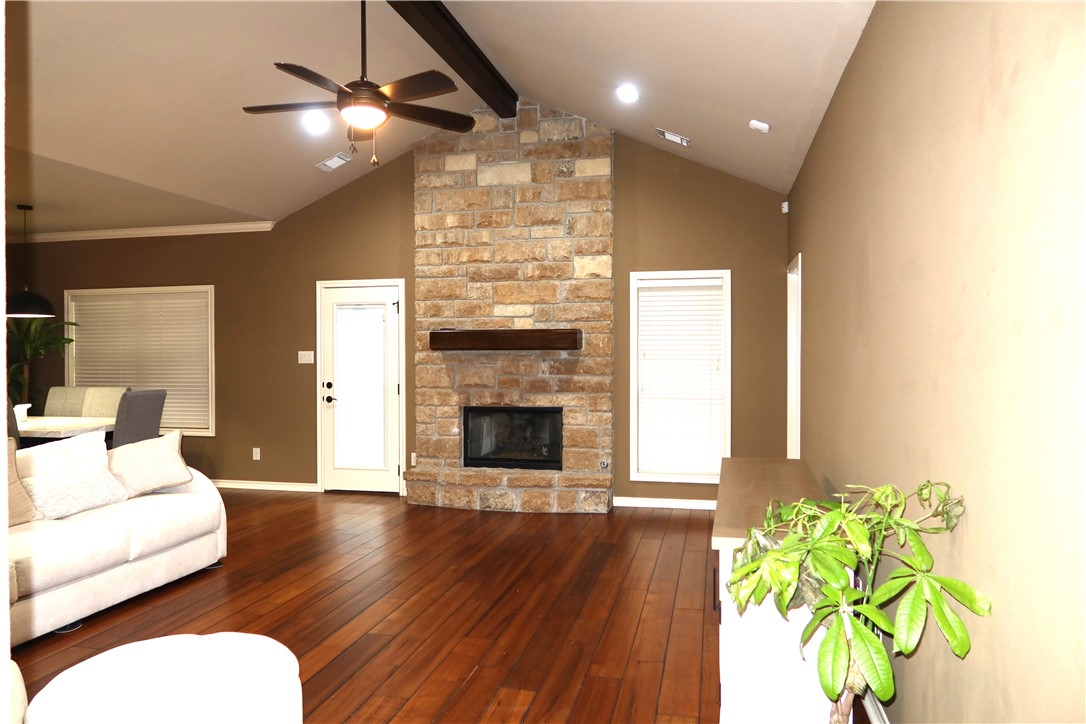 4240 Rock Bend Drive Property Photo 12