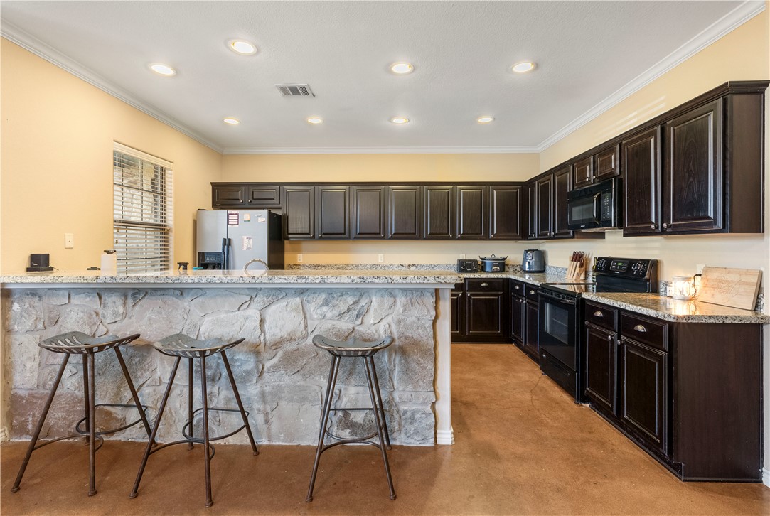 3334 Airborne Avenue Property Photo 4
