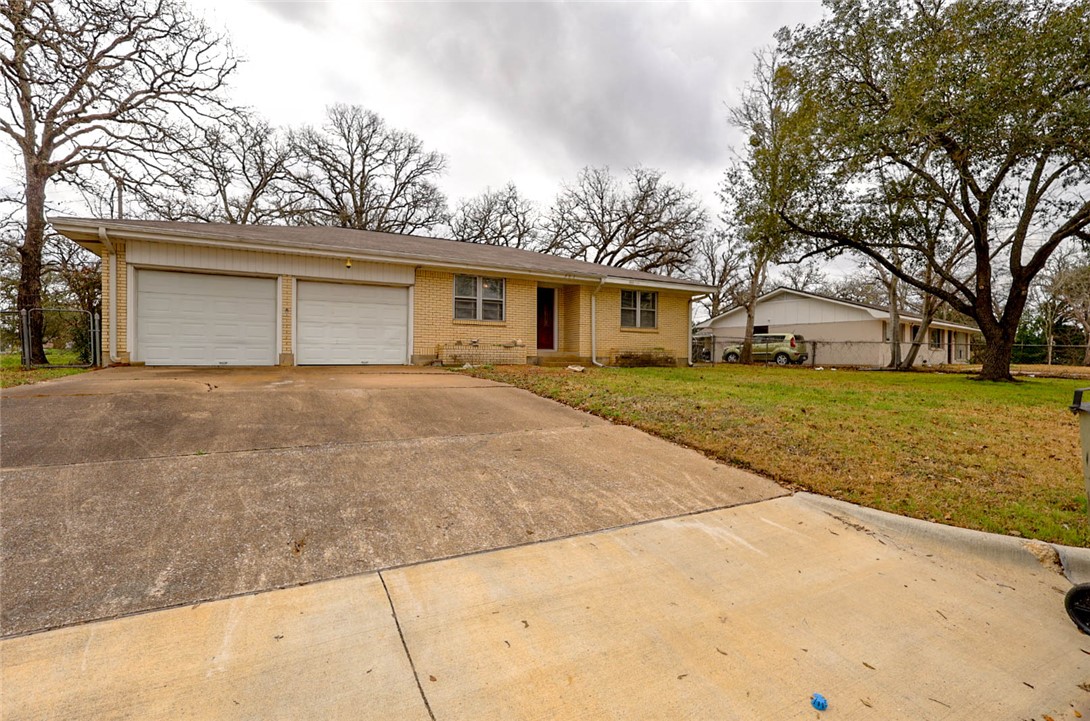 301 Fairway Drive Property Photo