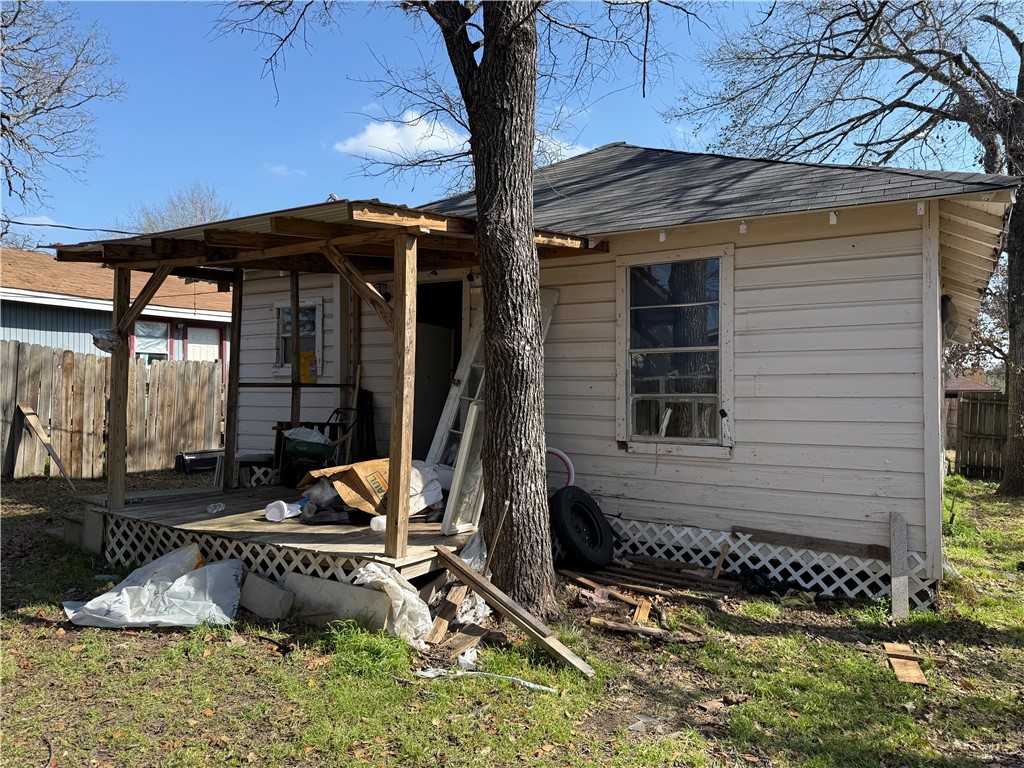 1304 Wellington Avenue Property Photo 9