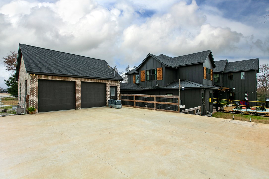 215 Woodforest Property Photo 47