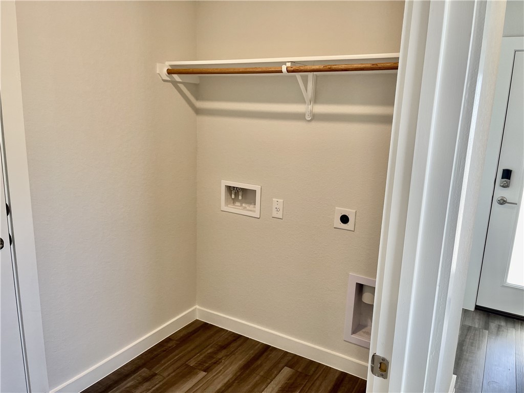 1212 Amistad Loop Property Photo 4