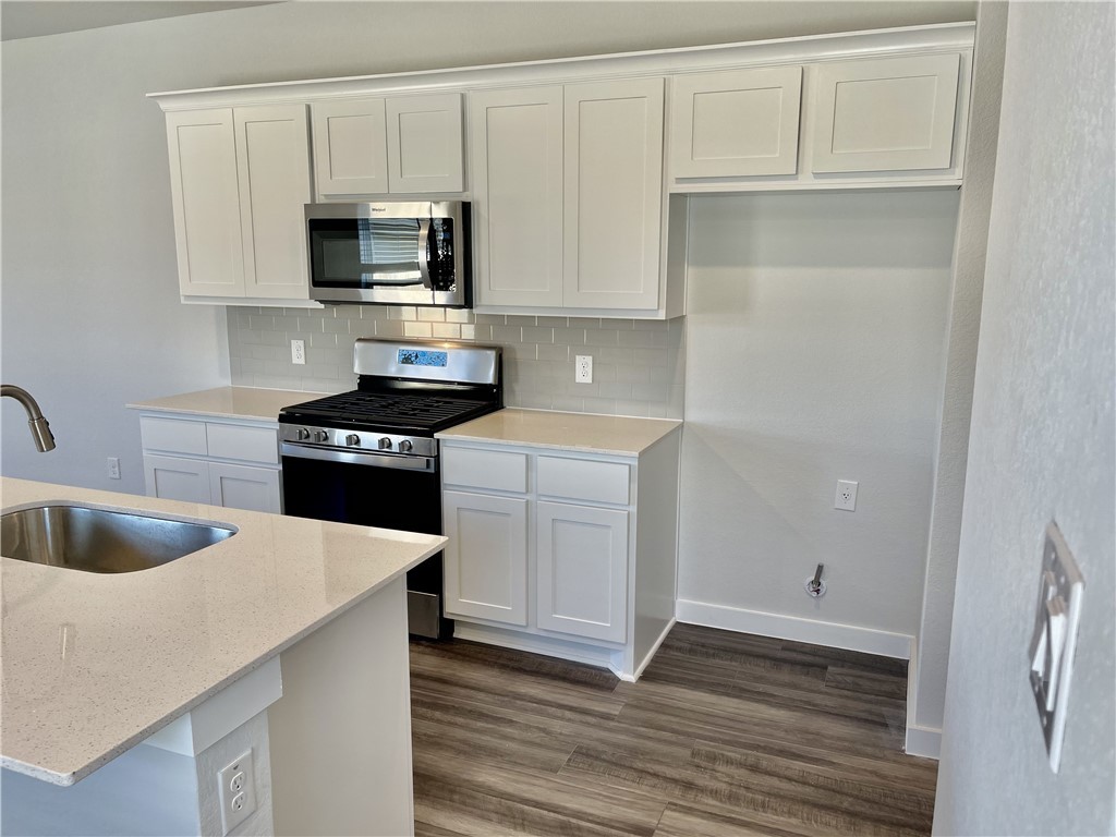 1212 Amistad Loop Property Photo 6
