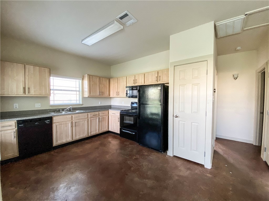 1102 W. 16th Street W Property Photo