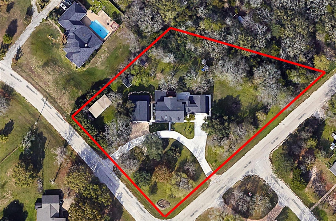 1501 Bluebonnet Drive Property Photo 2