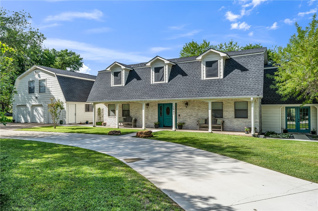 1501 Bluebonnet Drive Property Photo 3