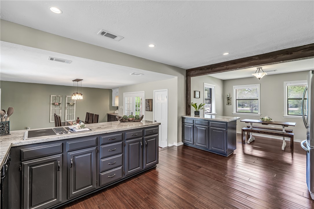 1501 Bluebonnet Drive Property Photo 14