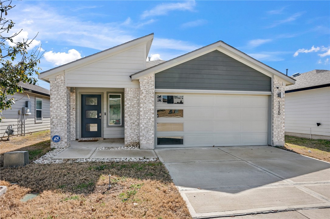 1120 Amistad Loop Property Photo