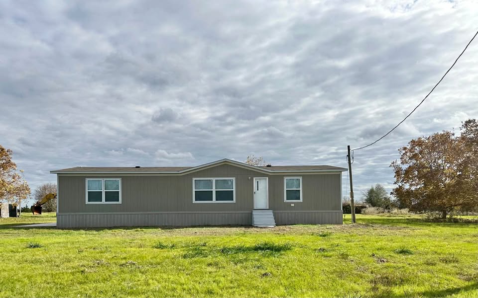 424 Cr 221 Property Photo