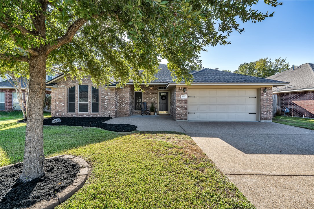 1102 Hopewell Court Property Photo 1