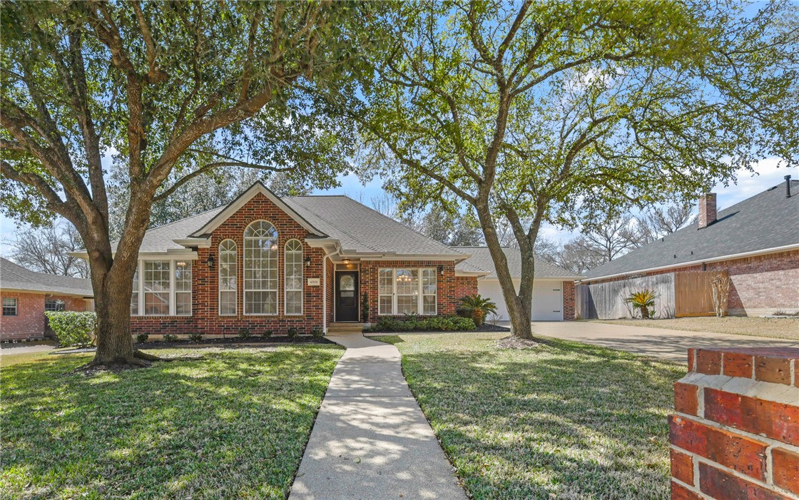 4906 Bay Oaks Court Property Photo