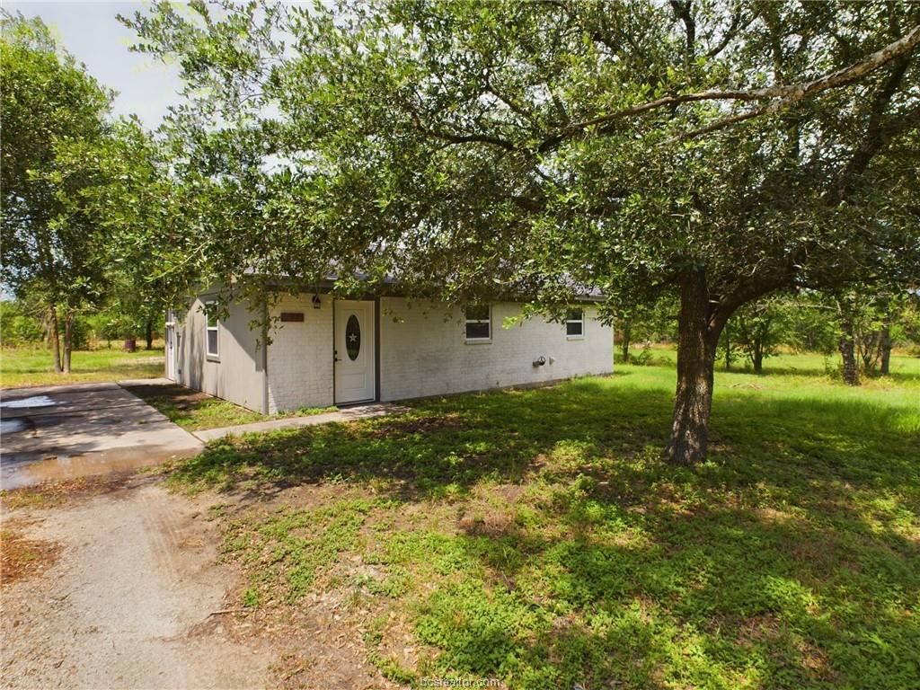 7424 Cr 107 Property Photo