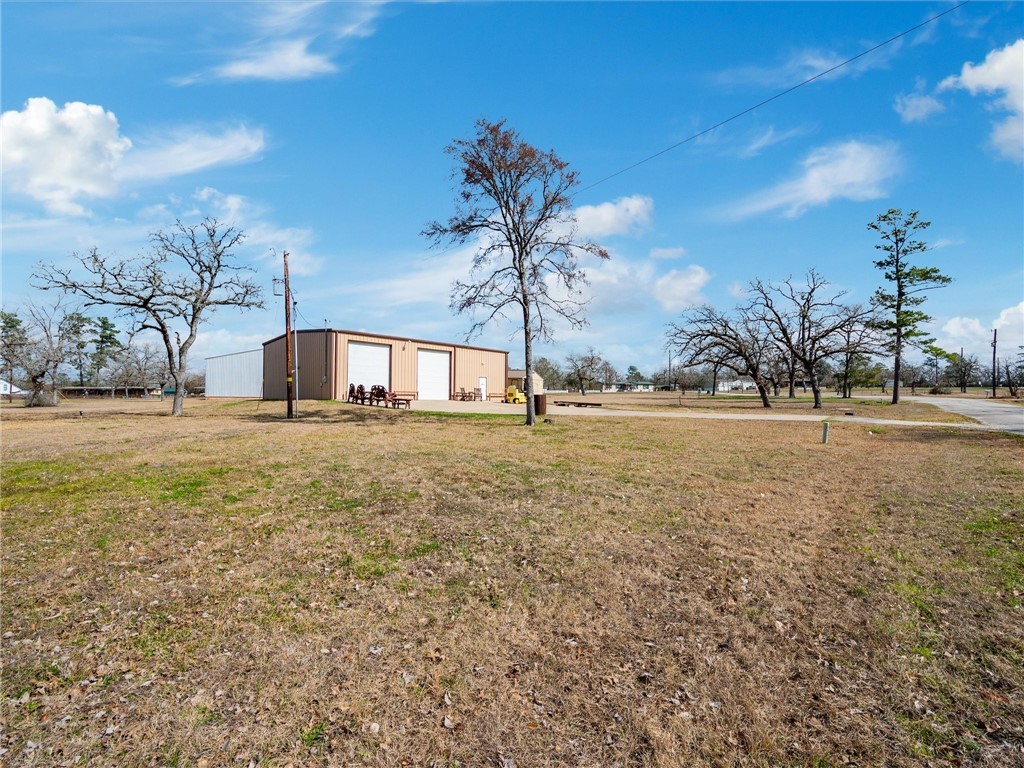 1827 State Highway 75 N Property Photo 9