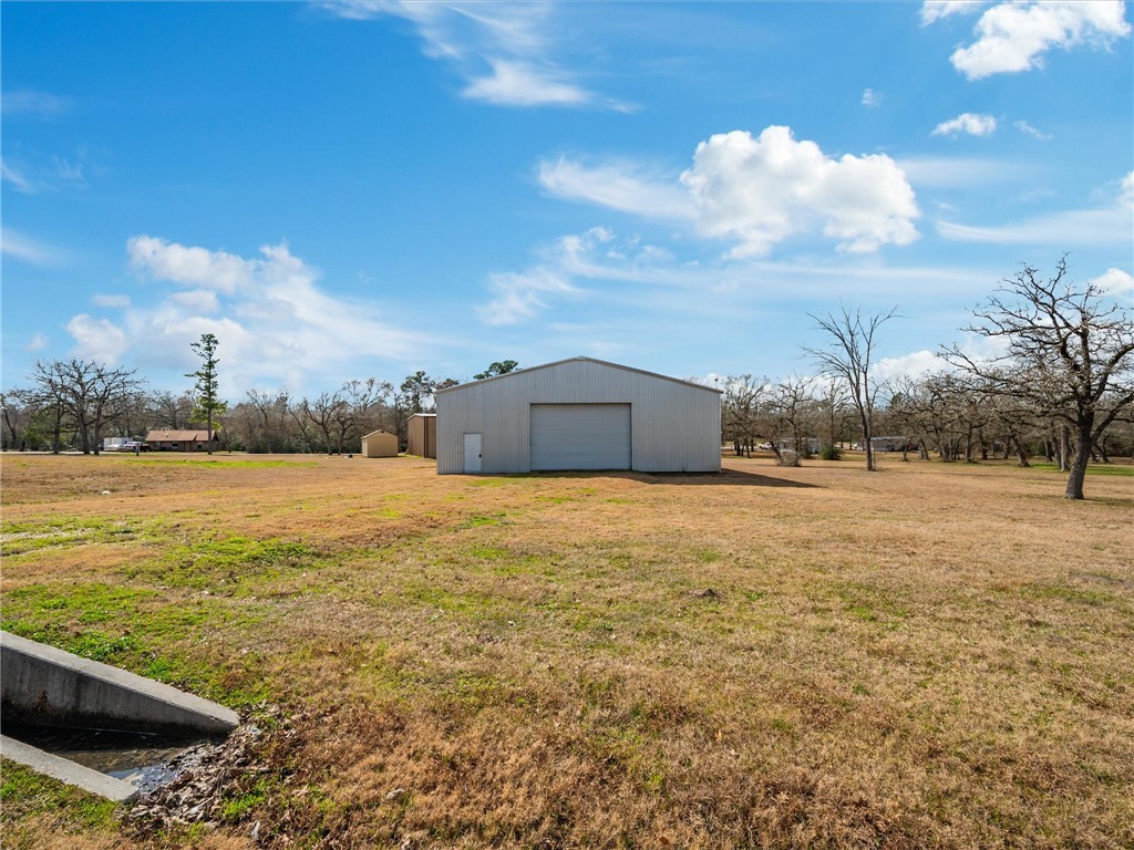 1827 State Highway 75 N Property Photo 13