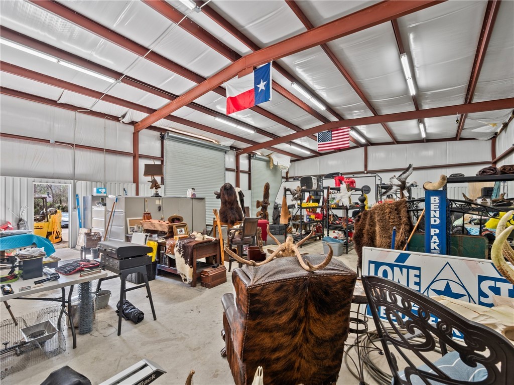 1827 State Highway 75 N Property Photo 17