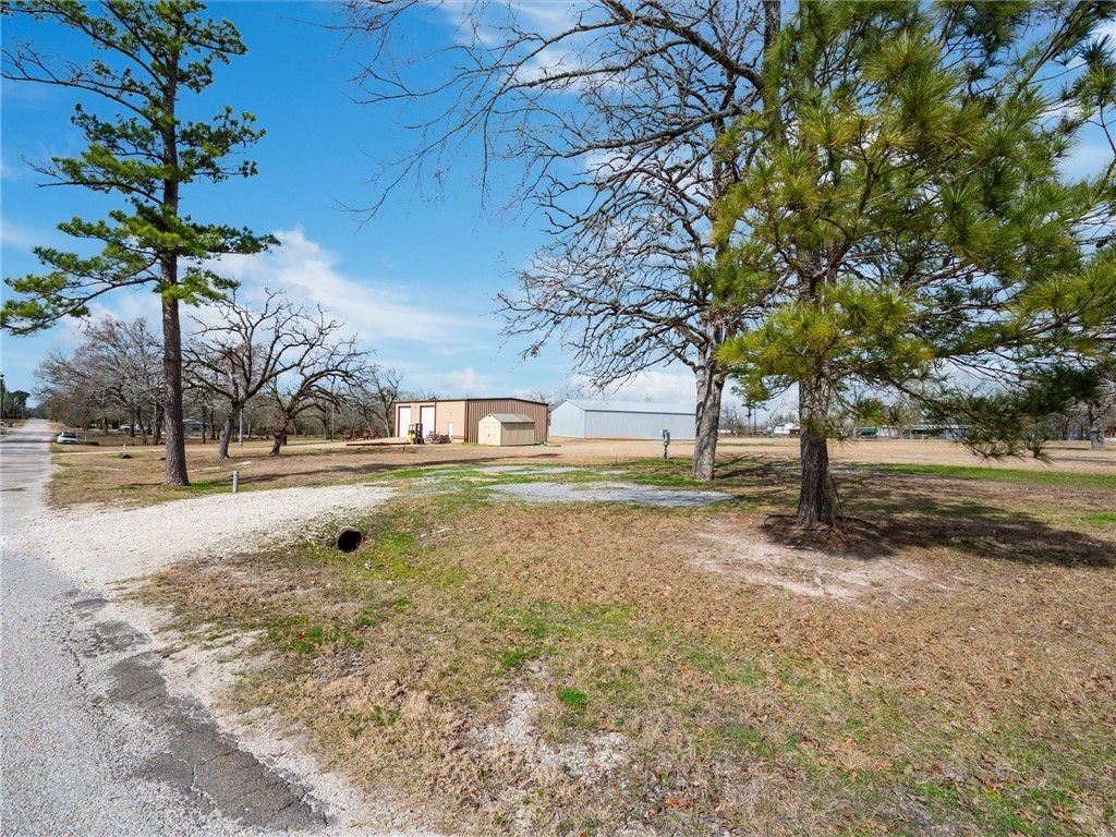 1827 State Highway 75 N Property Photo 22