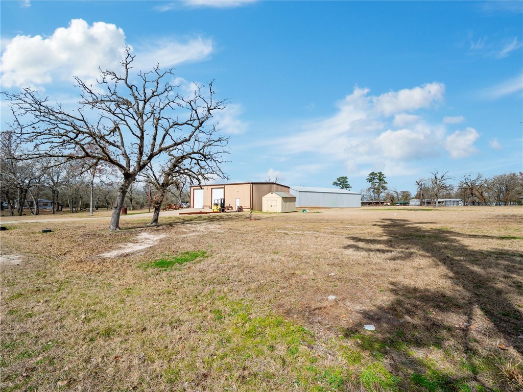 1827 State Highway 75 N Property Photo 23