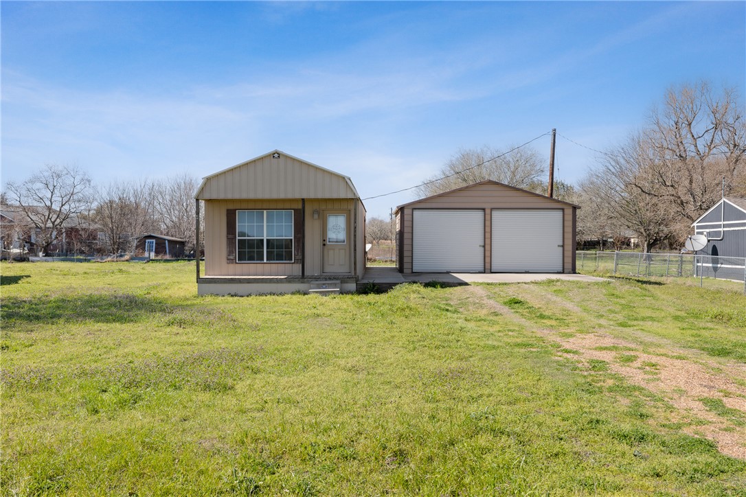 733 County Road 269 E Property Photo