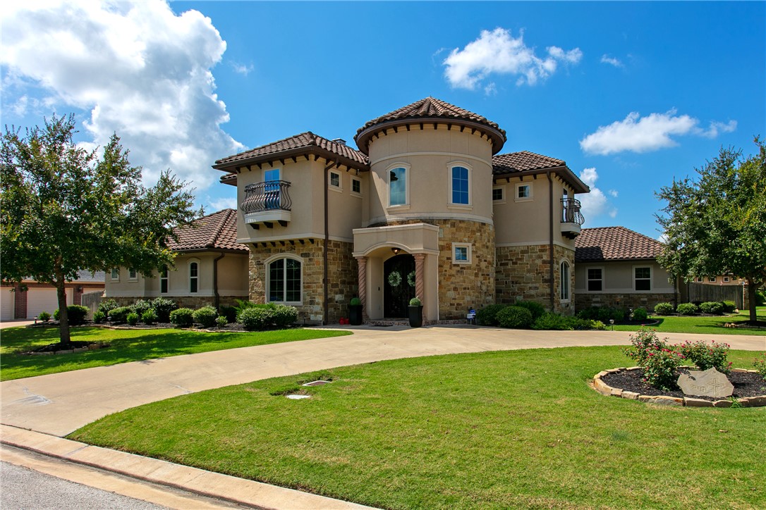 5400 Crosswater Drive Property Photo
