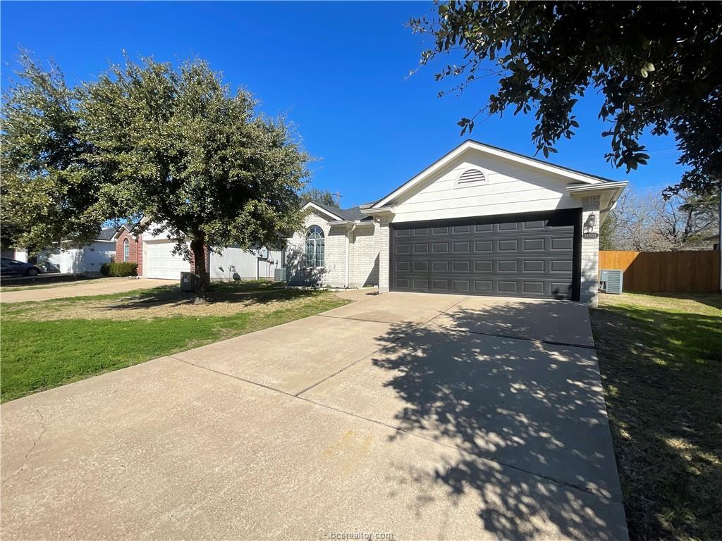 15303 Faircrest Court Property Photo