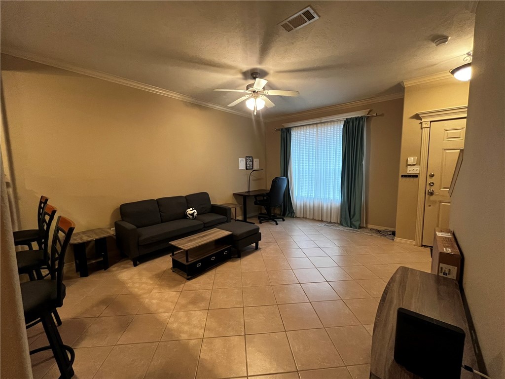 1000 Spring Loop 1307 Property Photo 2