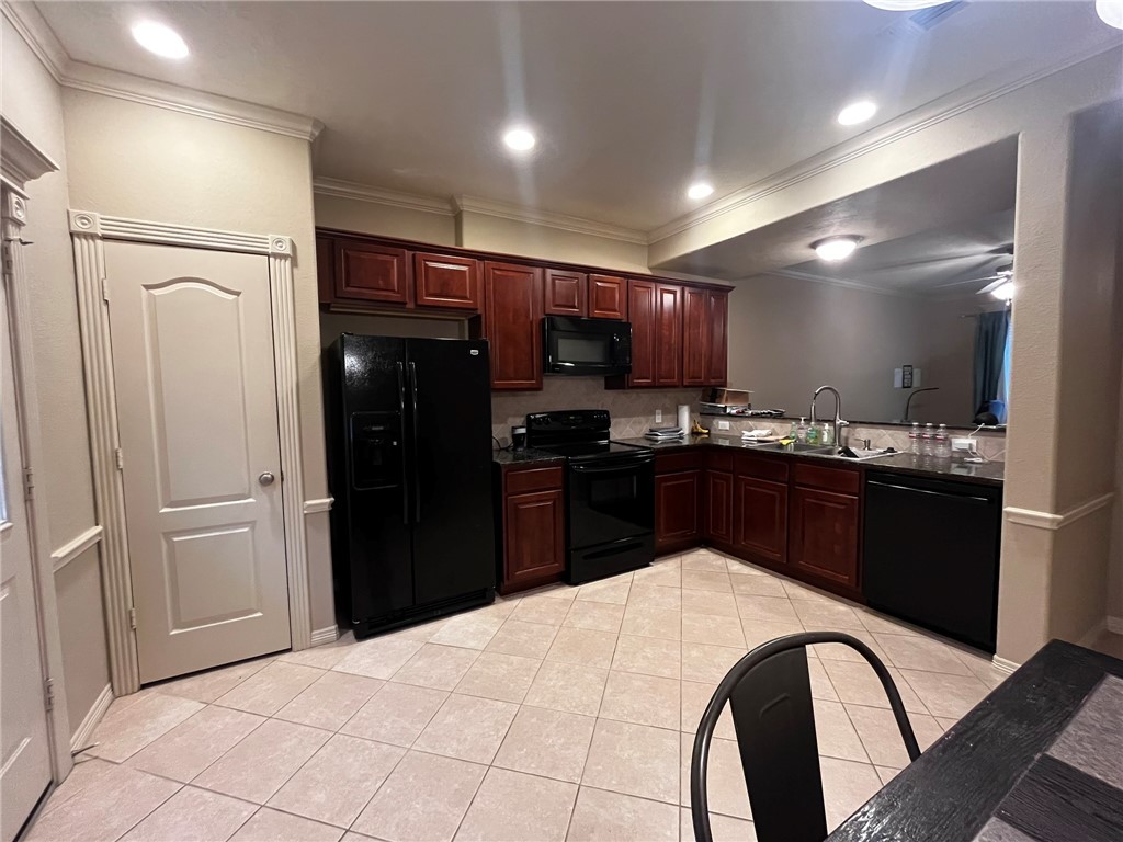 1000 Spring Loop 1307 Property Photo 5